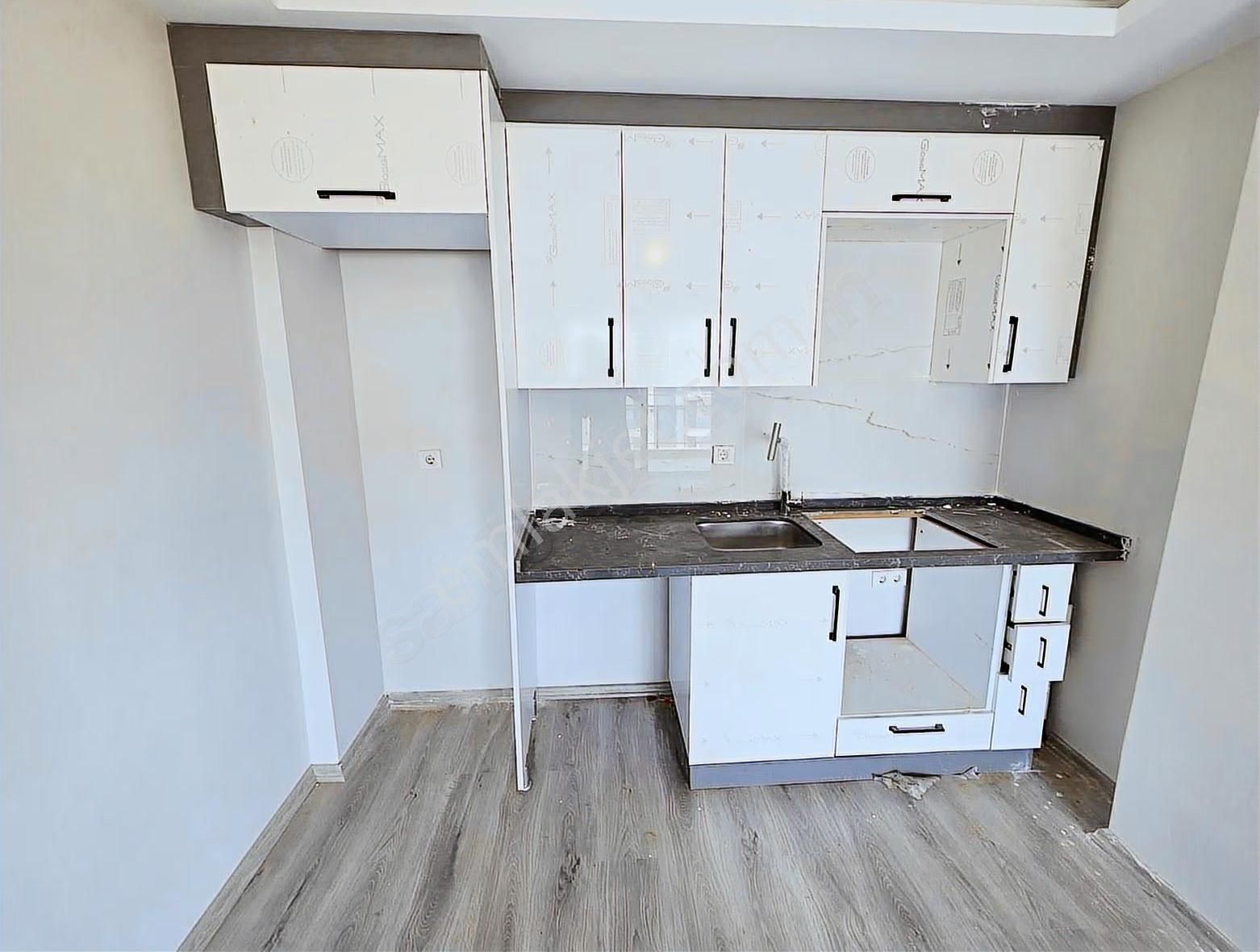 Kendine Ait Bahçesi Var / Havuzlu Sitede / İskan Var - Görsel 10