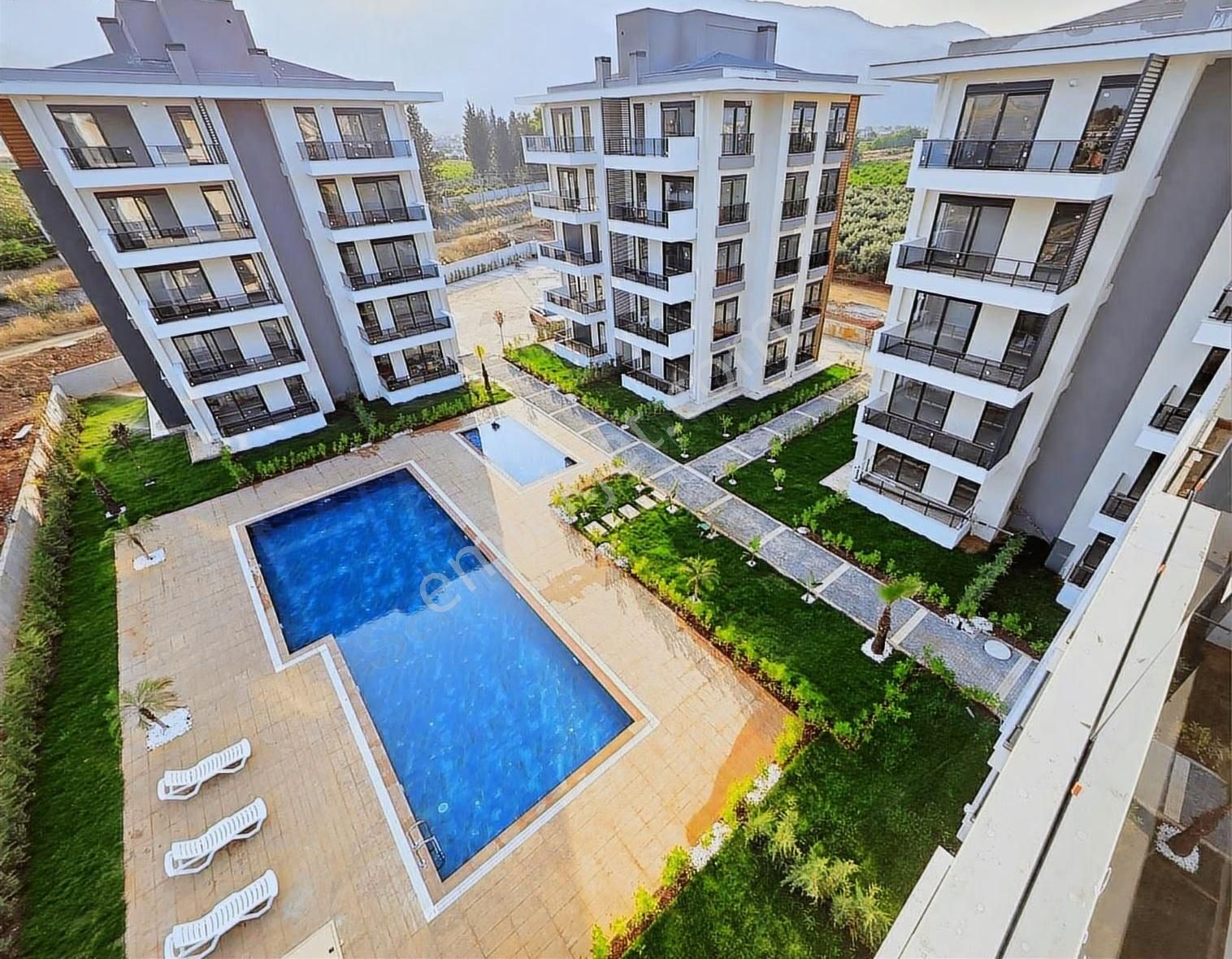 Kendine Ait Bahçesi Var / Havuzlu Sitede / İskan Var - Görsel 11