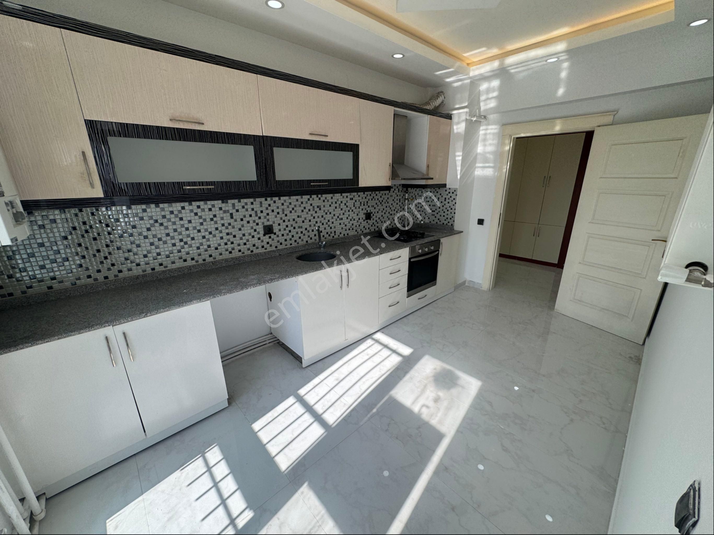 G.antep Akkent Mah Merkezinde Arkat Bakımlı 3+1 Satlık Daire - Görsel 26