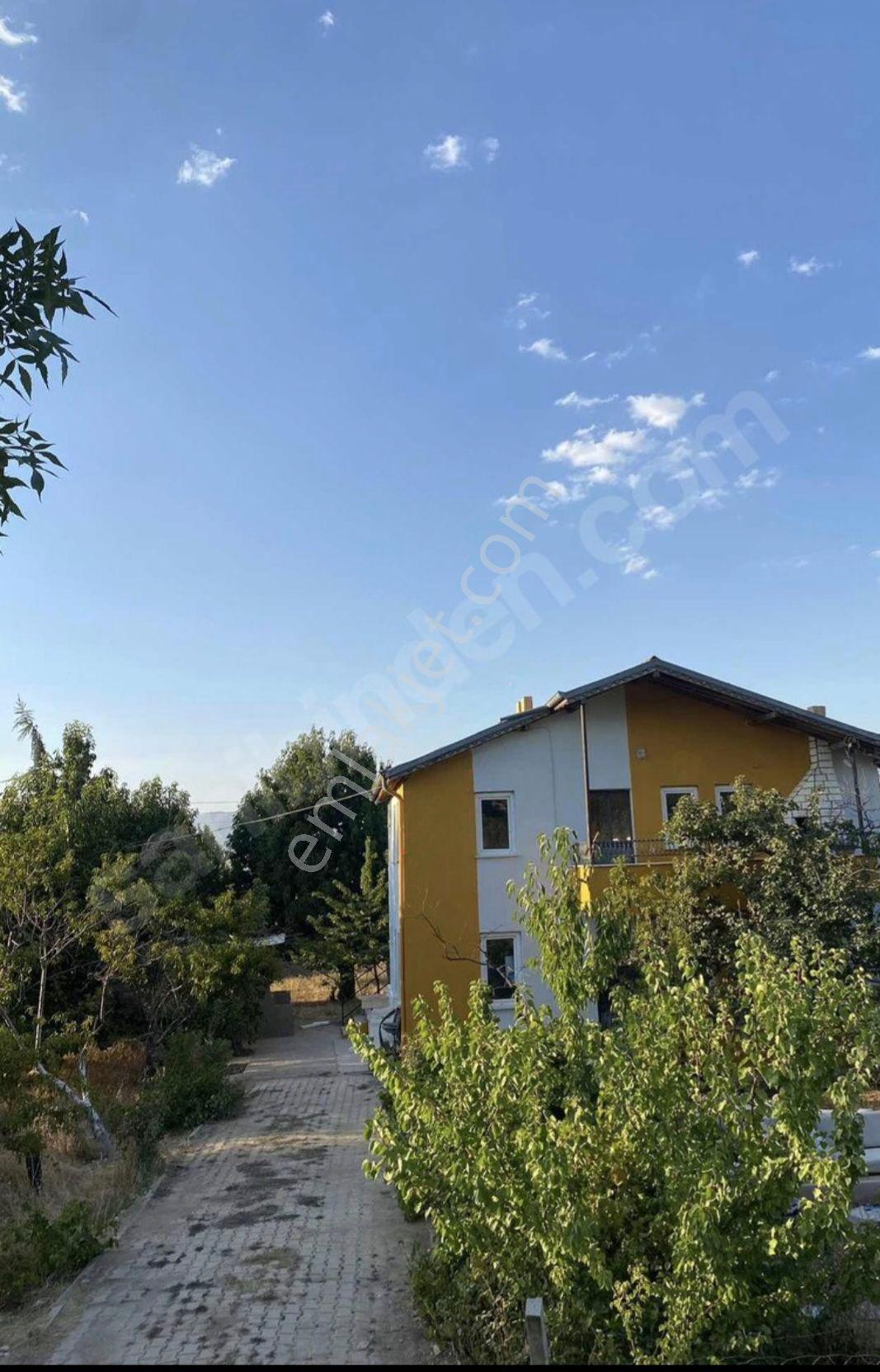 Isparta Merkez Kuleönü Komple Bahçeli Müstakil Ev Ve Artı Arazi 2 Tapu