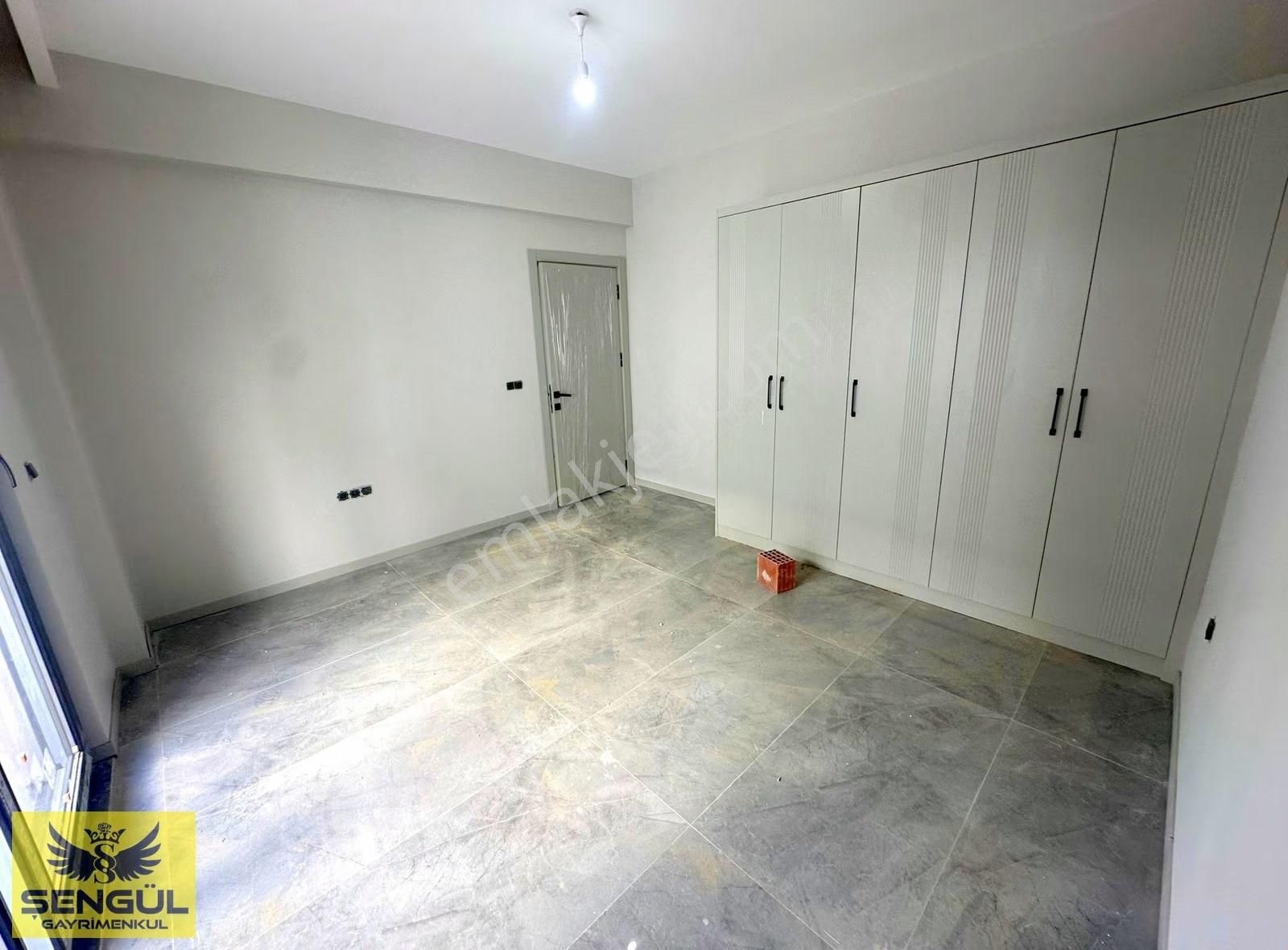Şengül Gayrimenkul'den Yenişafakta Satılık 3+1 Daireler - Görsel 8