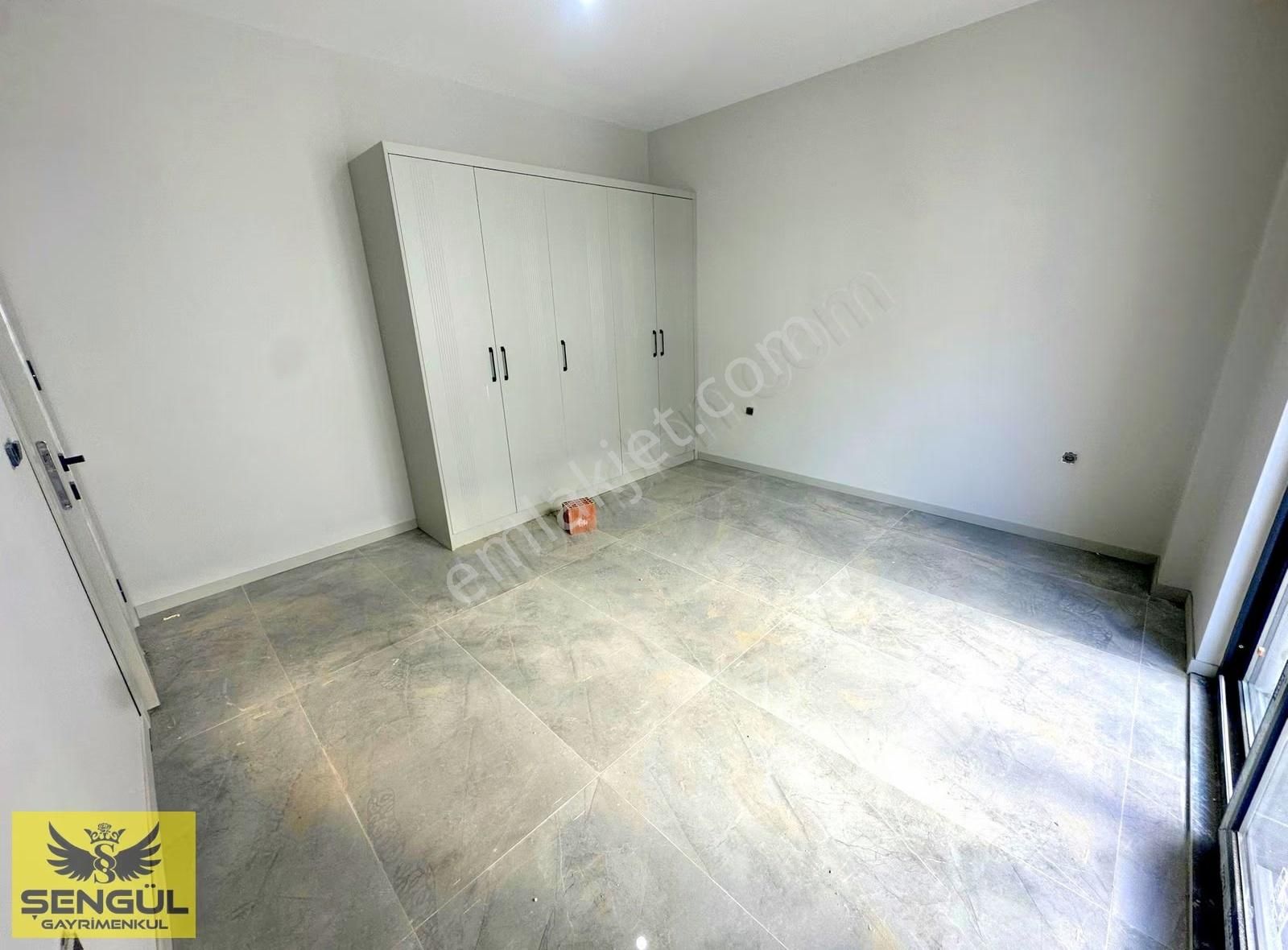 Şengül Gayrimenkul'den Yenişafakta Satılık 3+1 Daireler - Görsel 4