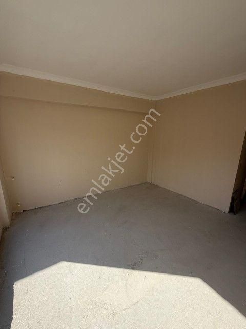 Bayraklı Emek Mahallesinde 1+1 Avantajlı Satılık Daire - Görsel 10