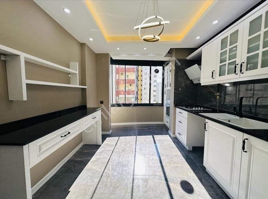 Beylikdüzü'nde Metrobüse Yakın Ultra Lüks Dekorlu 2+1 Dairemiz..