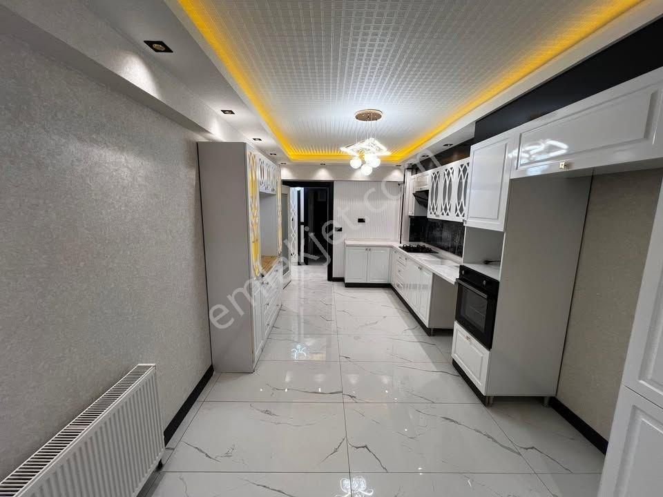 Beylikdüzü Medilife Hastane Arkasında 3+1 Lüx Tasarımlı Dairemiz - Görsel 2