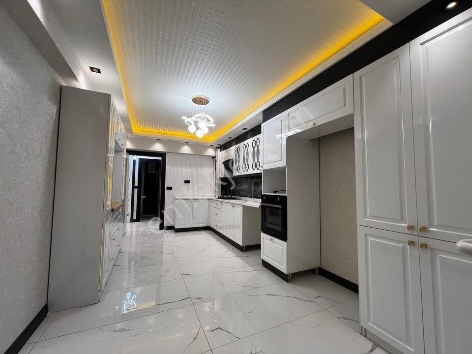 Beylikdüzü Medilife Hastane Arkasında 3+1 Lüx Tasarımlı Dairemiz - Görsel 14