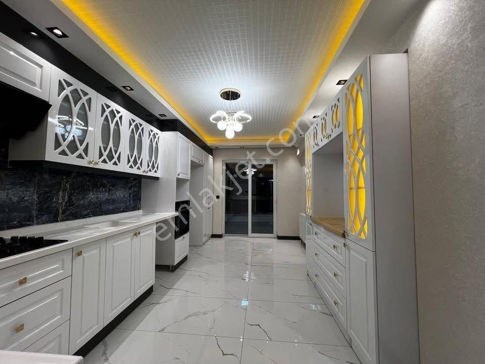 Beylikdüzü Medilife Hastane Arkasında 3+1 Lüx Tasarımlı Dairemiz - Görsel 3