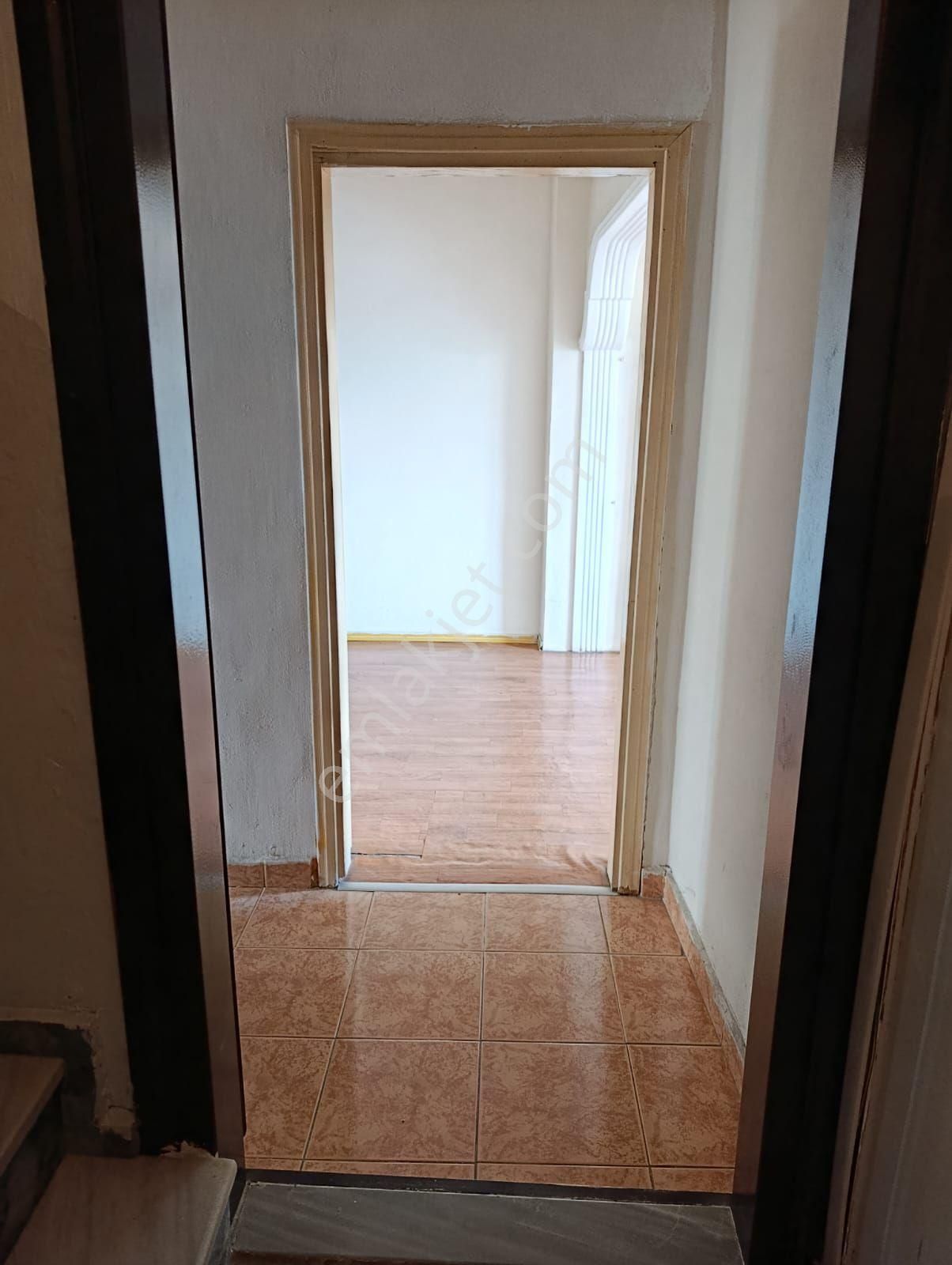 Güneyden Sultan Gazide 1+1.80 M2 Arsa Hisseli Tapulu Balkonlu Daire - Görsel 12