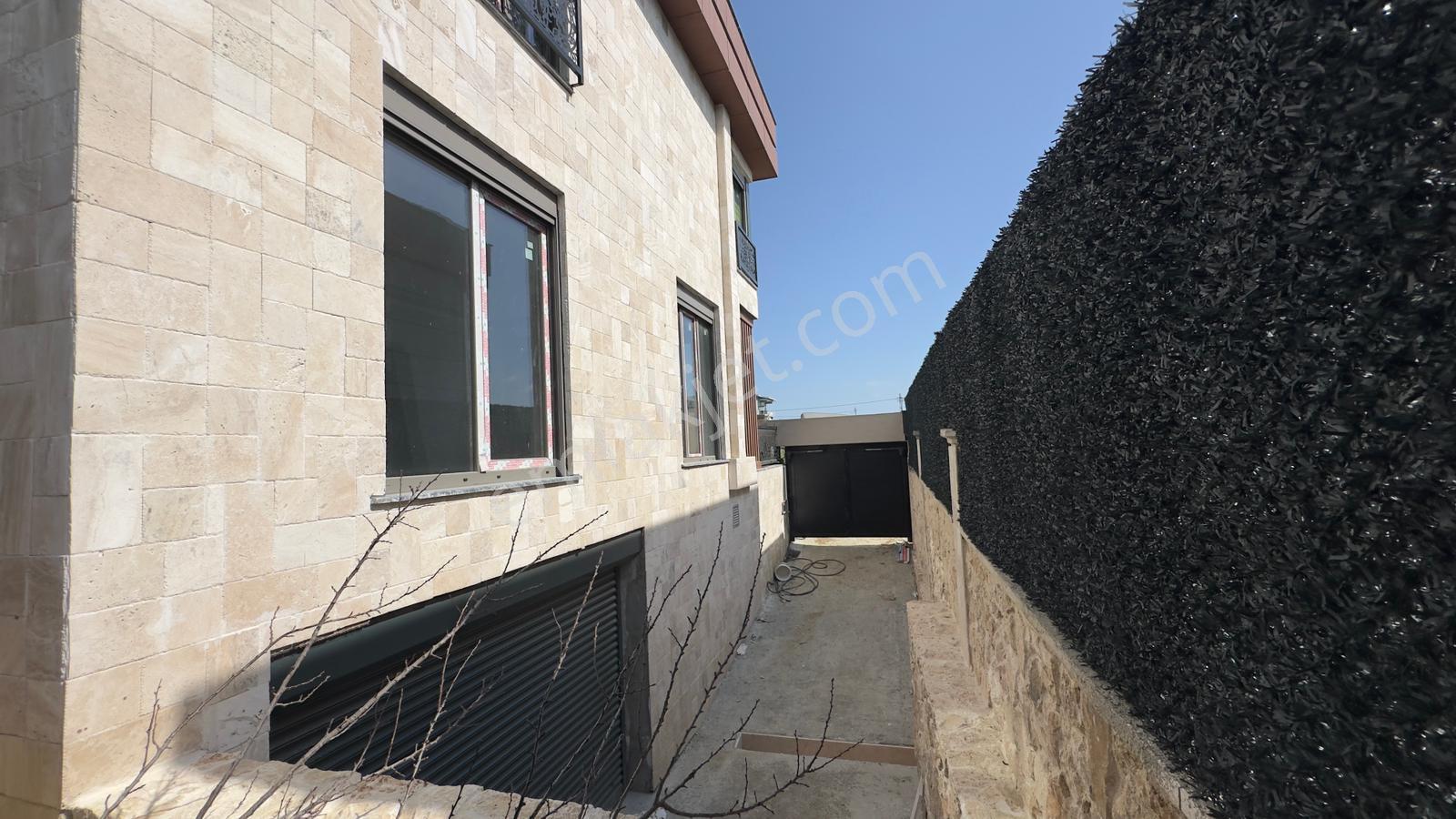 Güzelce Deniz Manzaralı Özel Yapım Taş Cepheli 4+2 Satılık Villa - Görsel 21