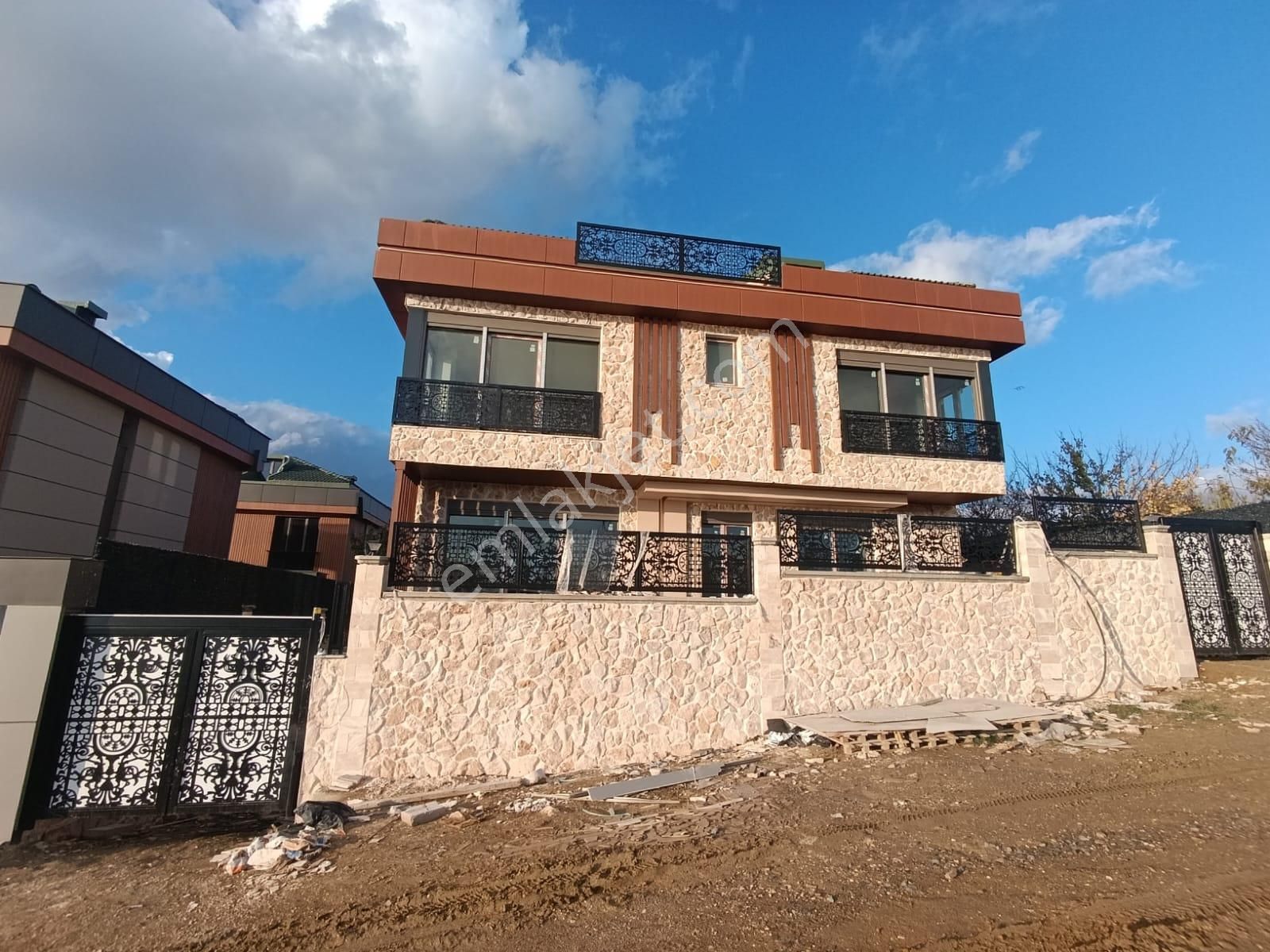 Güzelce Deniz Manzaralı Özel Yapım Taş Cepheli 4+2 Satılık Villa - Görsel 16