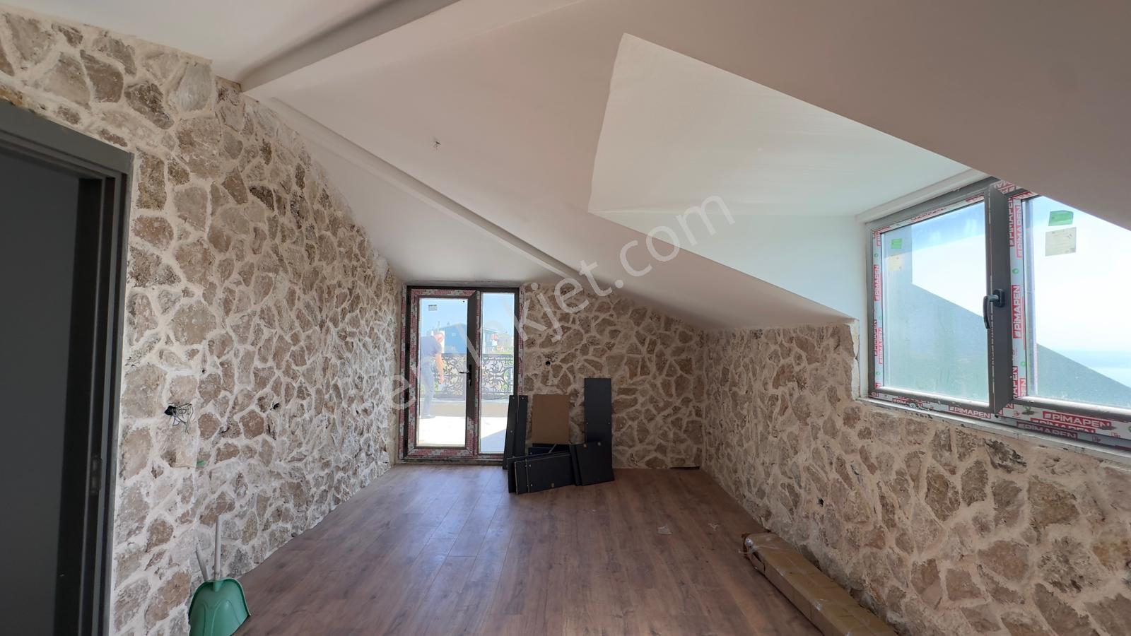 Güzelce Deniz Manzaralı Özel Yapım Taş Cepheli 4+2 Satılık Villa - Görsel 28
