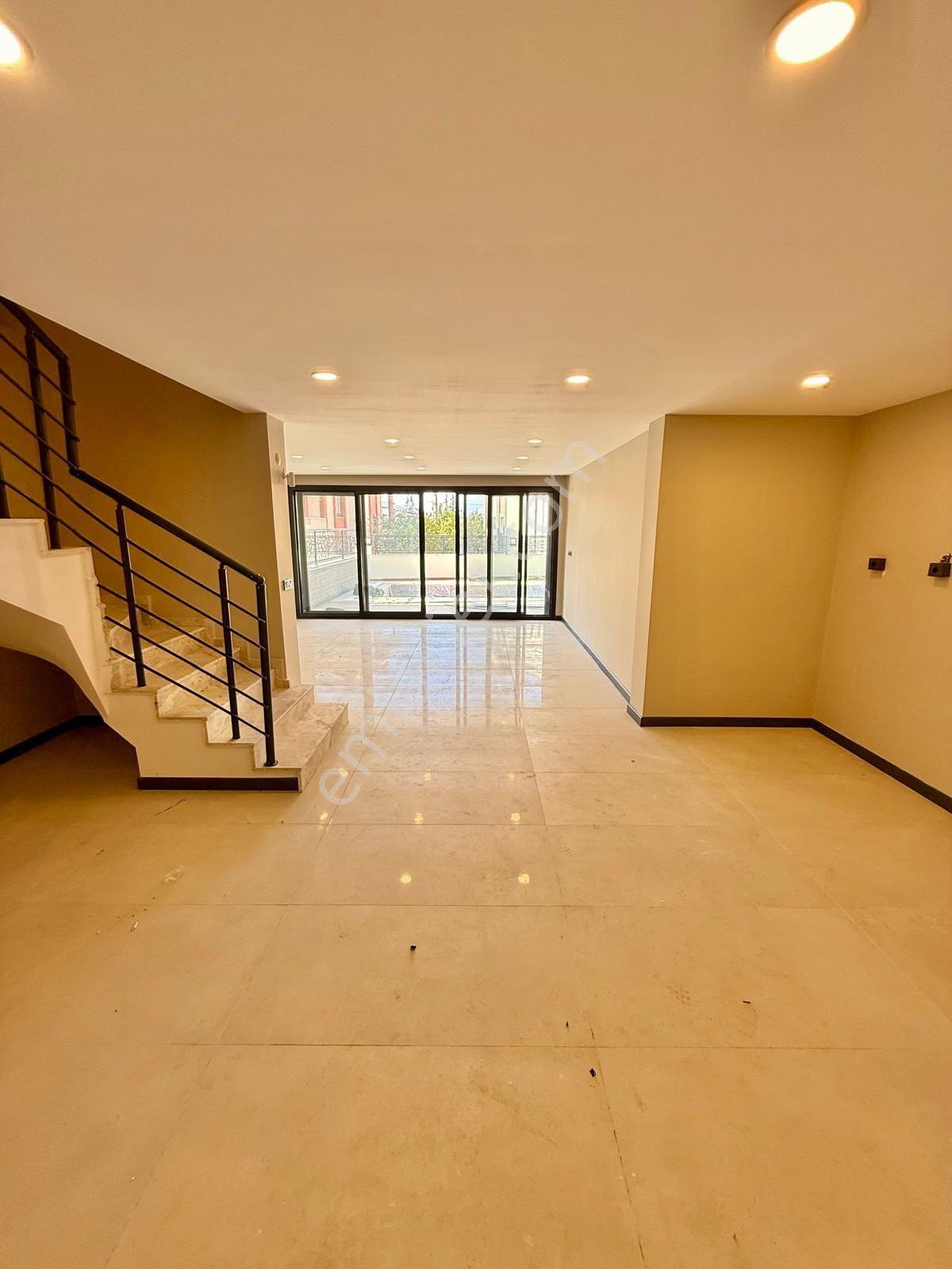 Kuşadası Soğucak’ta Satılık Sıfır  Lüks 4+2 Villa - Görsel 34