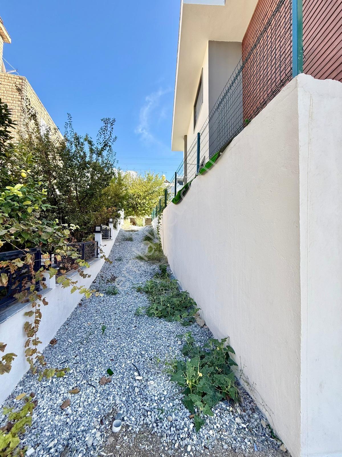 Kuşadası Soğucak’ta Satılık Sıfır  Lüks 4+2 Villa - Görsel 31