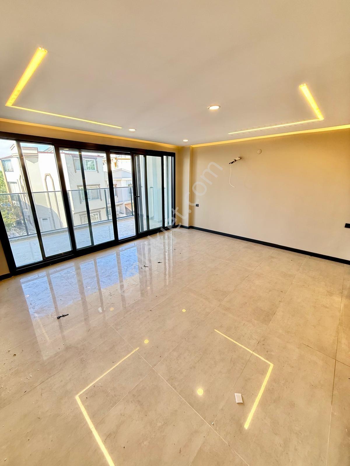 Kuşadası Soğucak’ta Satılık Sıfır  Lüks 4+2 Villa - Görsel 26