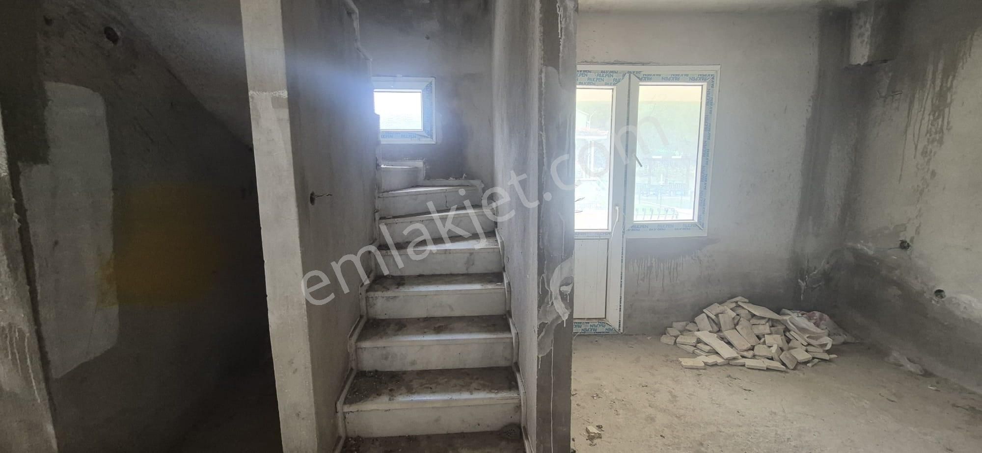 İzmir Selçuk'ta Pamucak Sahiline Yürüme Mesafesınde Pamucak Port Sitesinde Müstakil Villa - Görsel 13