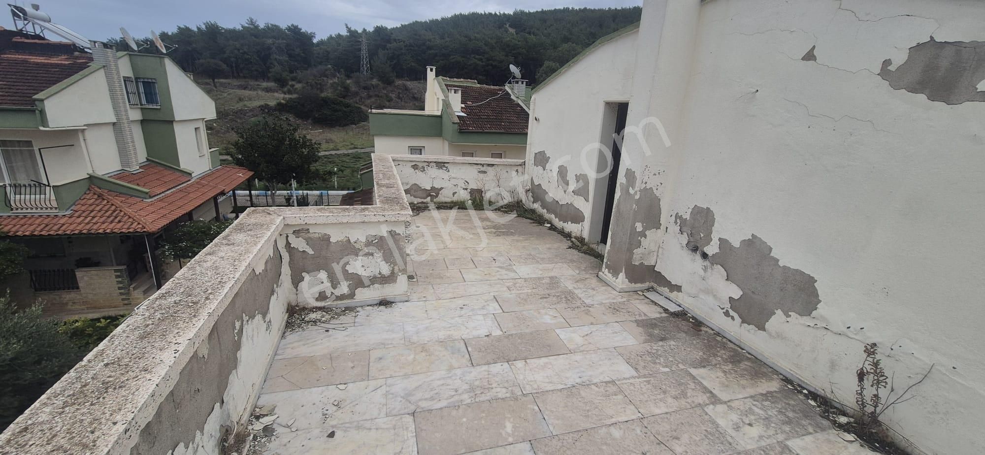 İzmir Selçuk'ta Pamucak Sahiline Yürüme Mesafesınde Pamucak Port Sitesinde Müstakil Villa - Görsel 17