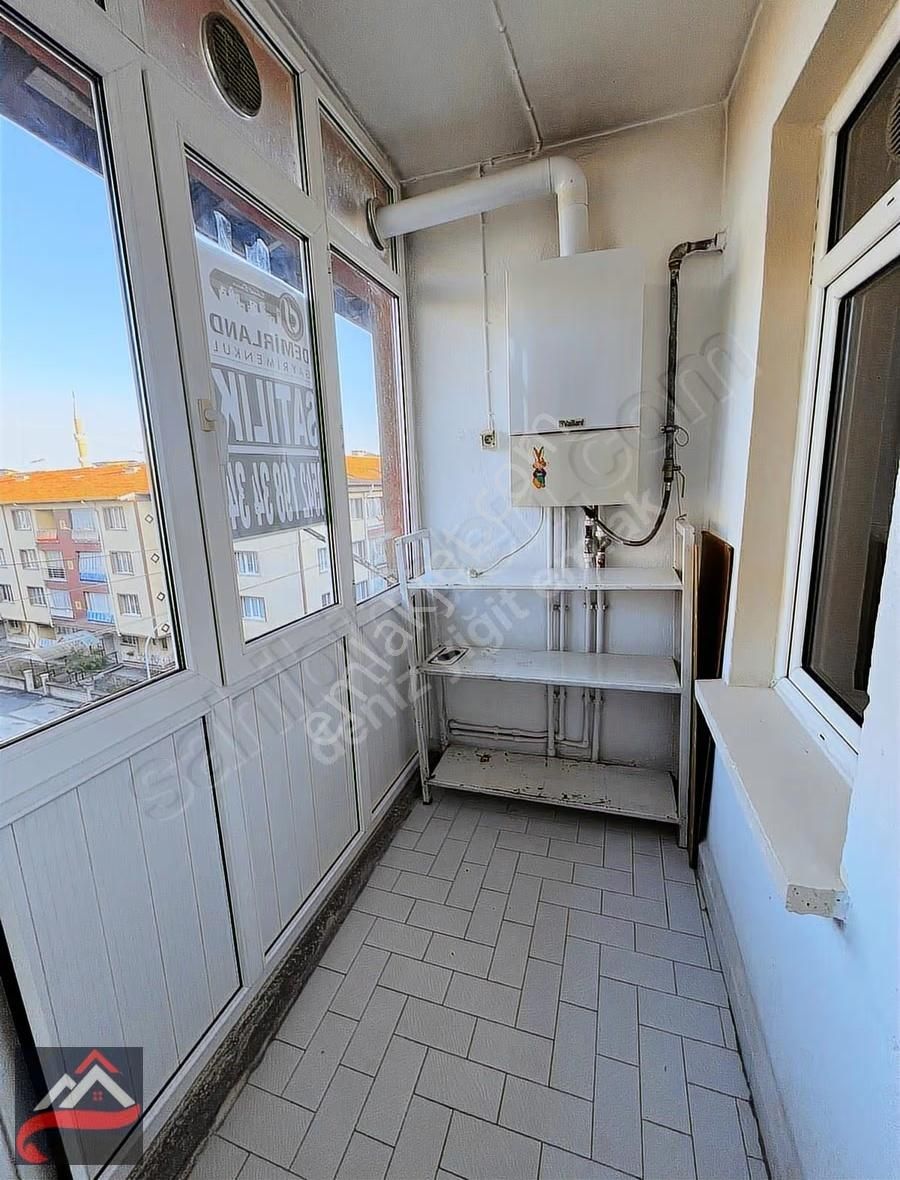 Deniz Yiğit'ten Şehrin Kalbinde Satılık 2+1 Bakımlı Daire - Görsel 5