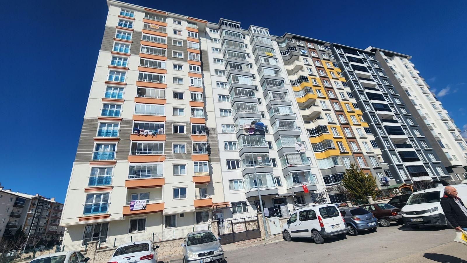 Sincan Mevlana Mahallesi'nde Asansörlü 3+1 Kiralık Daire