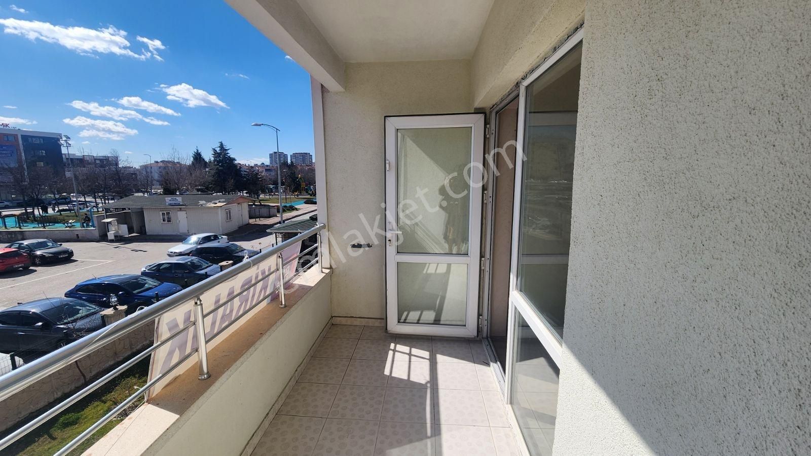 Sincan Mevlana Mahallesi'nde Asansörlü 3+1 Kiralık Daire - Görsel 9