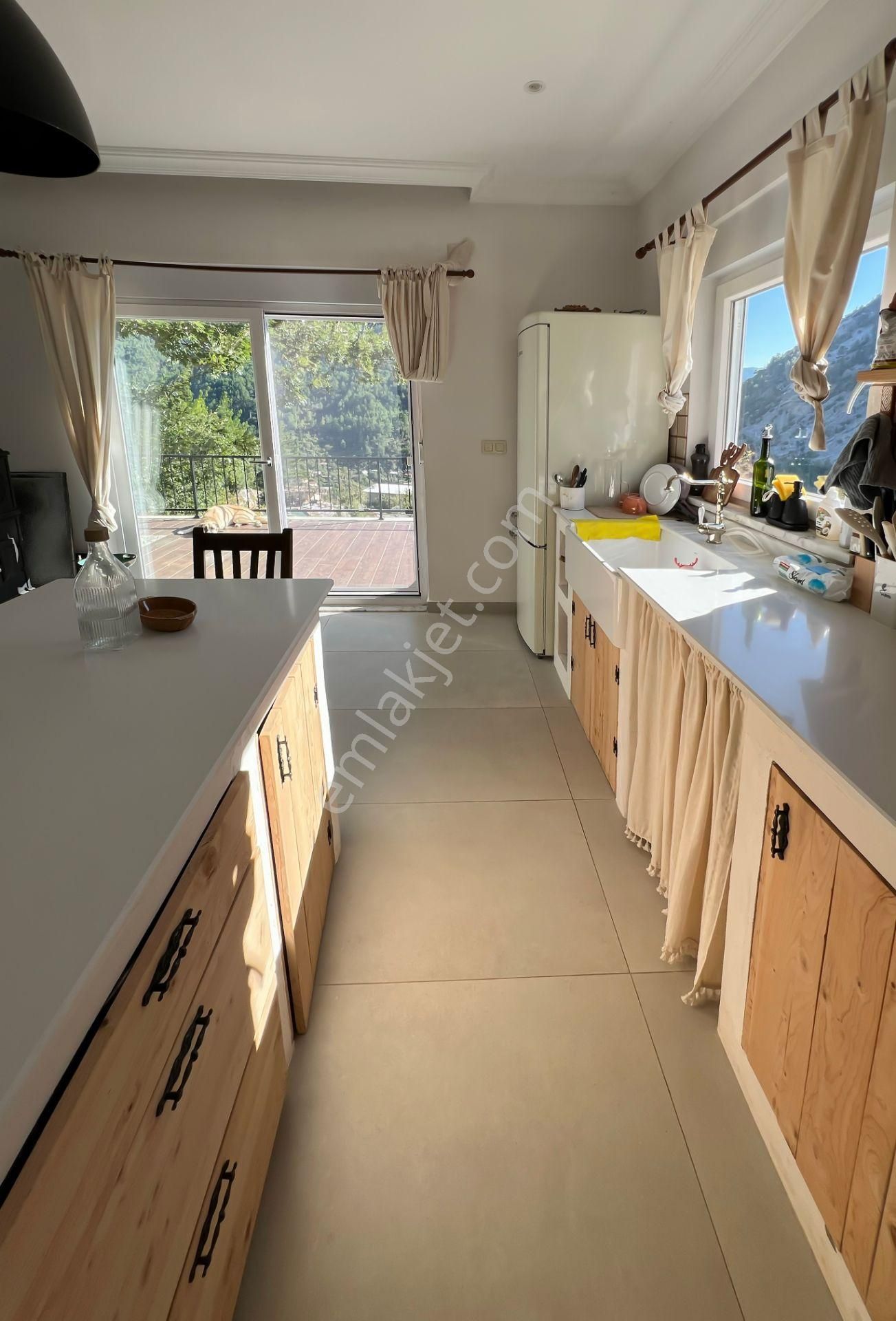 Dim Alacami 4.100 M2 Arazisi İle 4+1 İki Katlı Müstakil Villa - Görsel 8