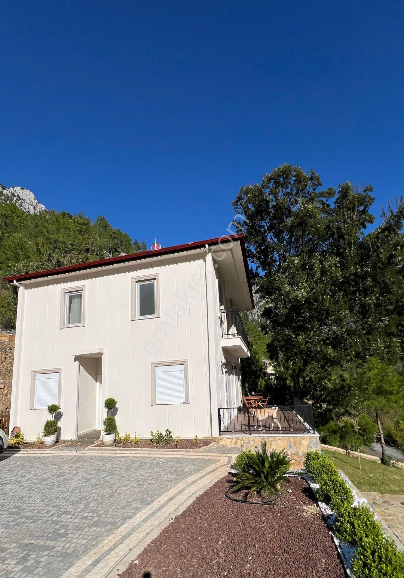 Dim Alacami 4.100 M2 Arazisi İle 4+1 İki Katlı Müstakil Villa - Görsel 3