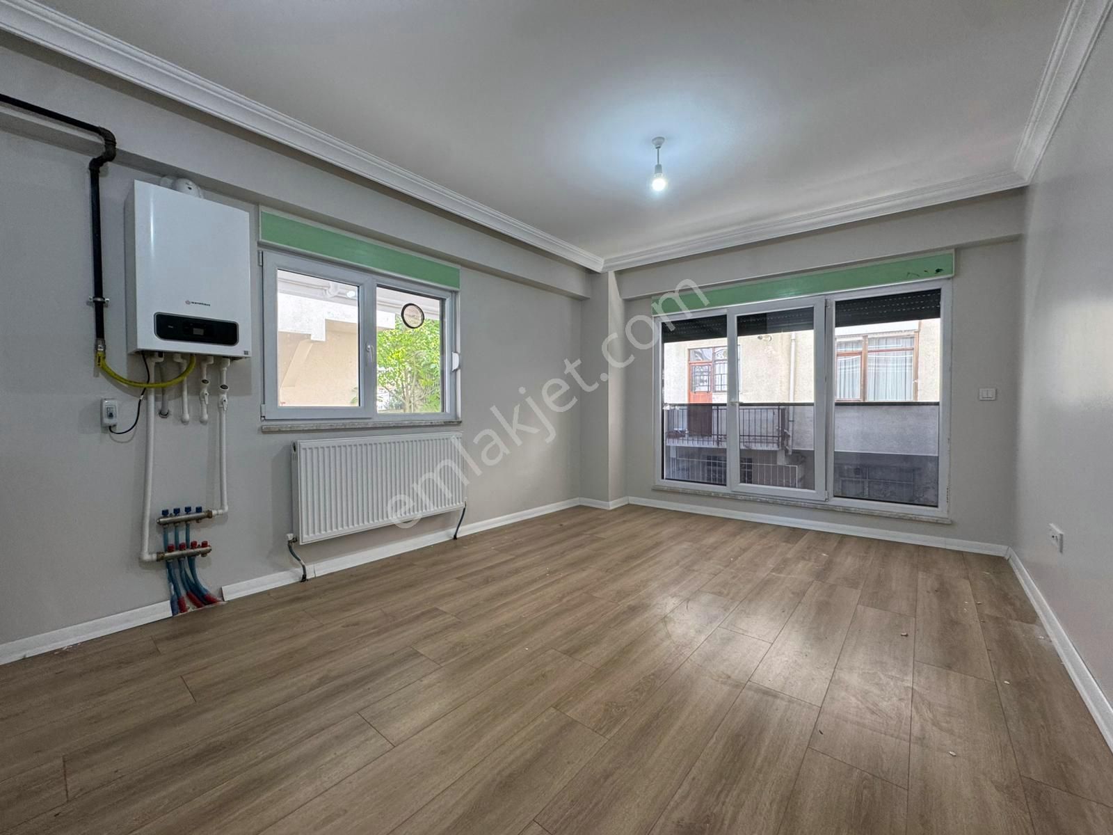 Köksalan'dan Altıntepe'de Minibüse Yakın Yeni Binada 50m2 1+1