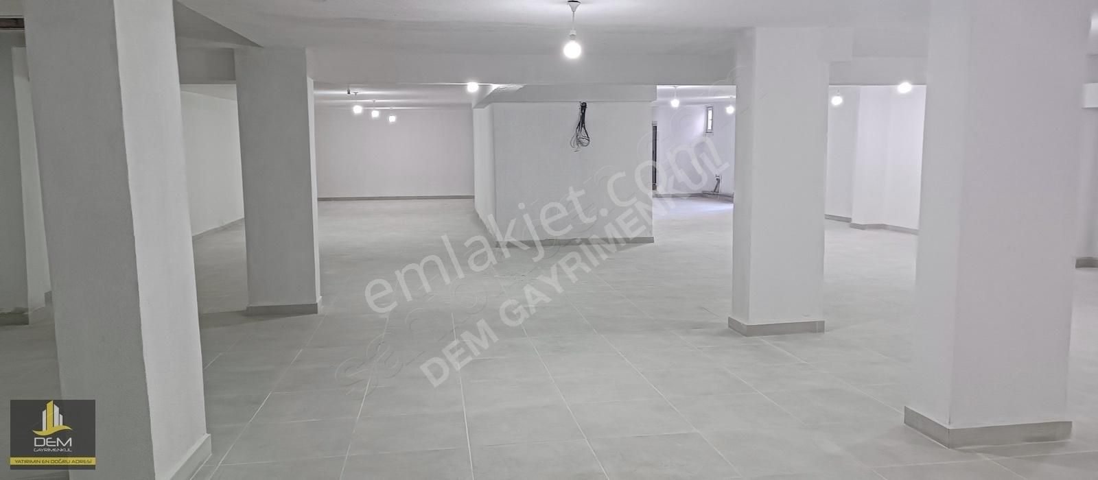 Arnavutköy Taşoluk-vadipark Bölgesinde Kiralık 300m2 Dükkan - Görsel 9