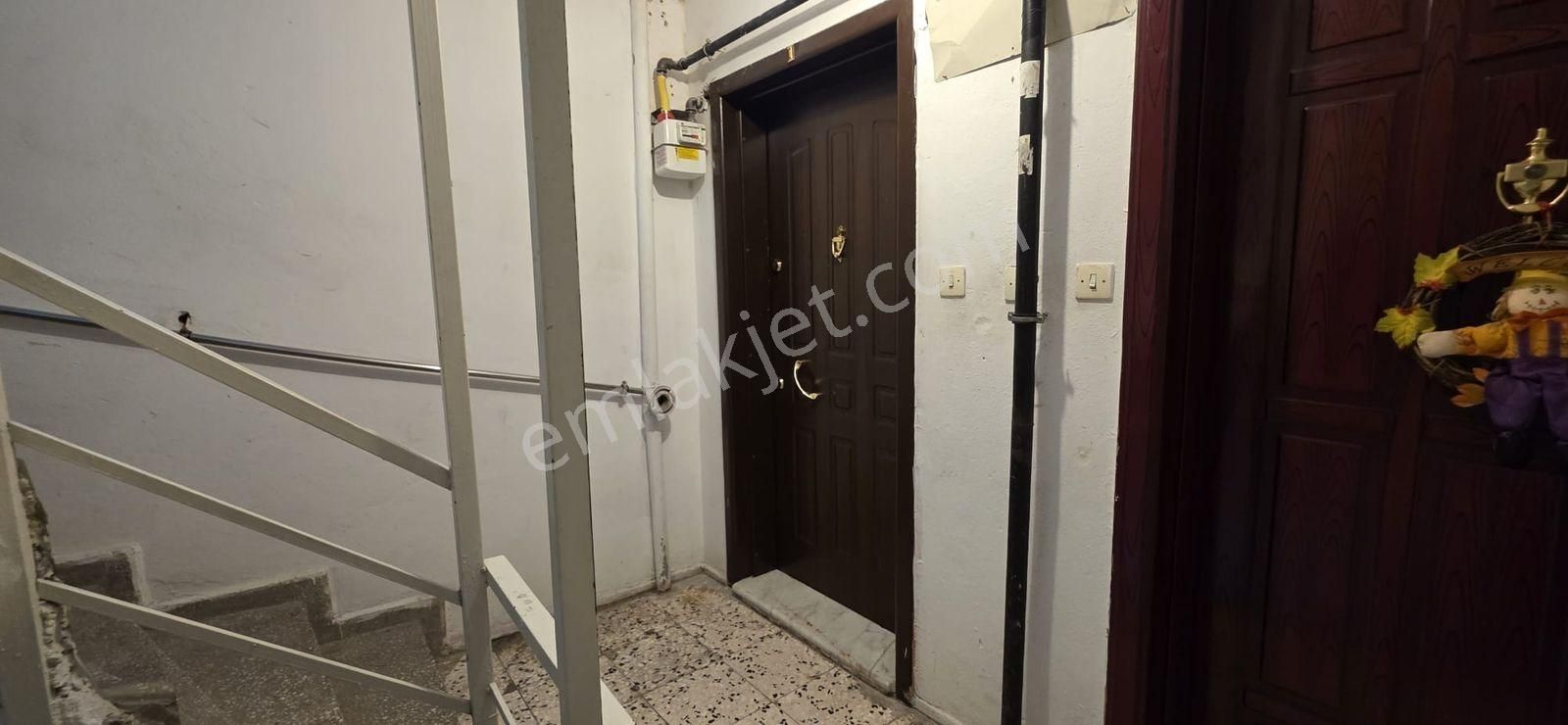 Karşıyaka Alaybeyde Arakat Doğalgazlı 2+1 Daire - Görsel 2