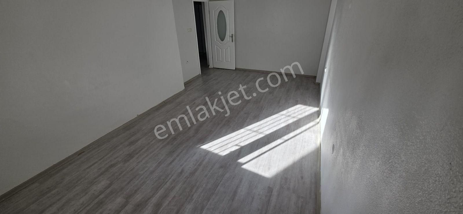 Karşıyaka Alaybeyde Arakat Doğalgazlı 2+1 Daire - Görsel 4