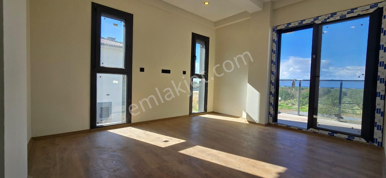 Kuşadası Davutlarda Sıfır Tek Müstakil Havuzlu Sitede 3+1 - Görsel 24