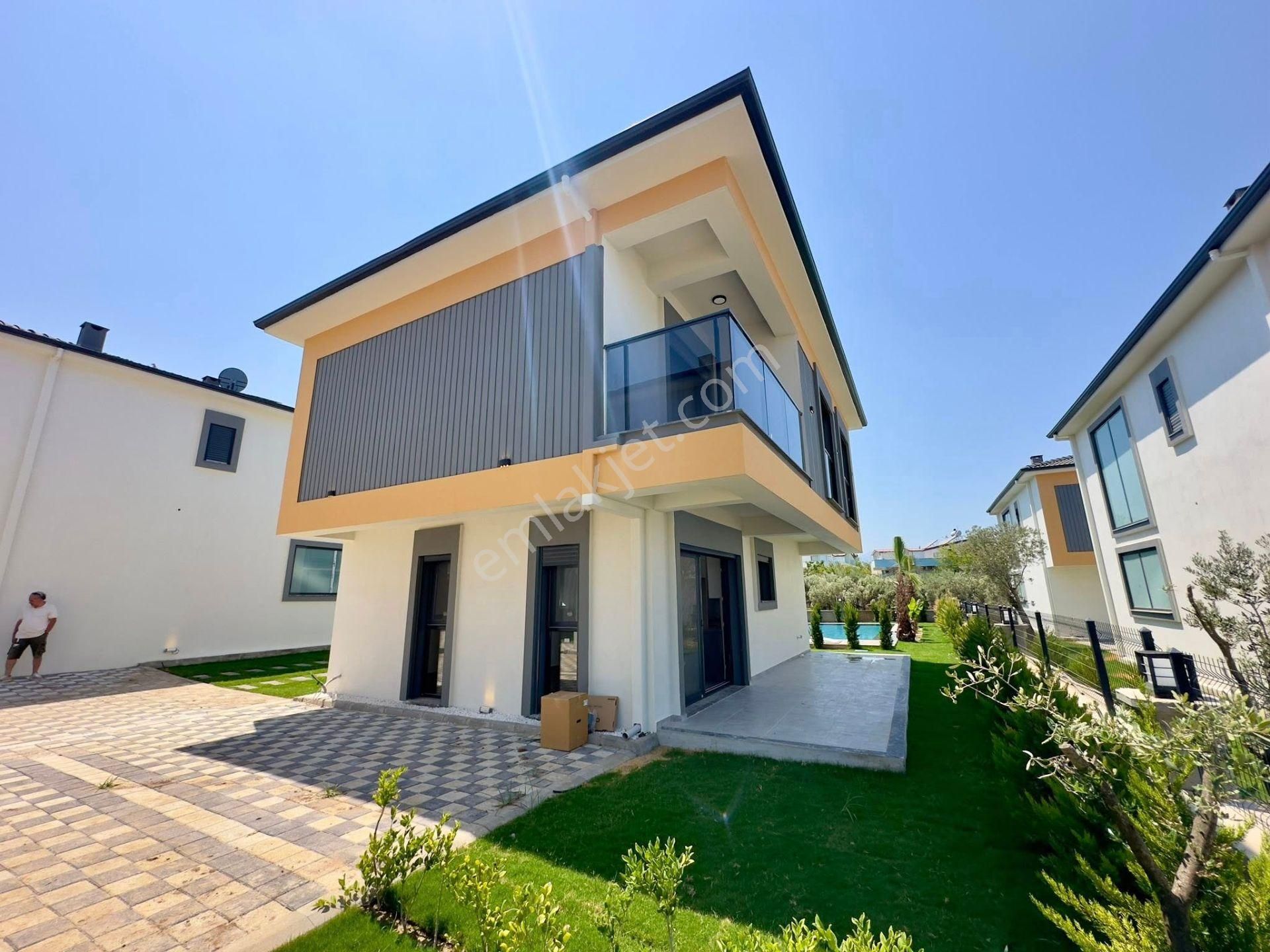 Kuşadası Davutlarda Sıfır Tek Müstakil Havuzlu Sitede 3+1 - Görsel 30