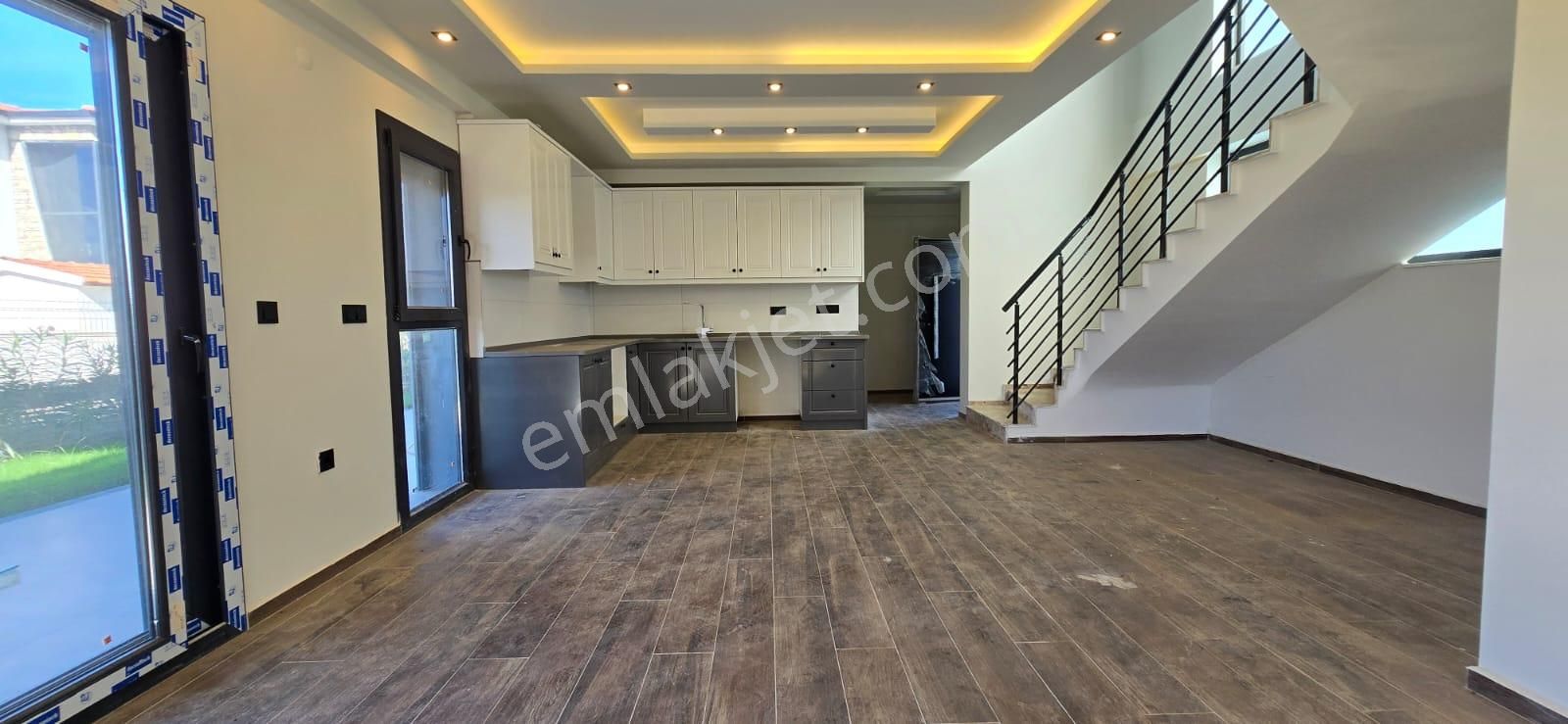 Kuşadası Davutlarda Sıfır Tek Müstakil Havuzlu Sitede 3+1 - Görsel 5