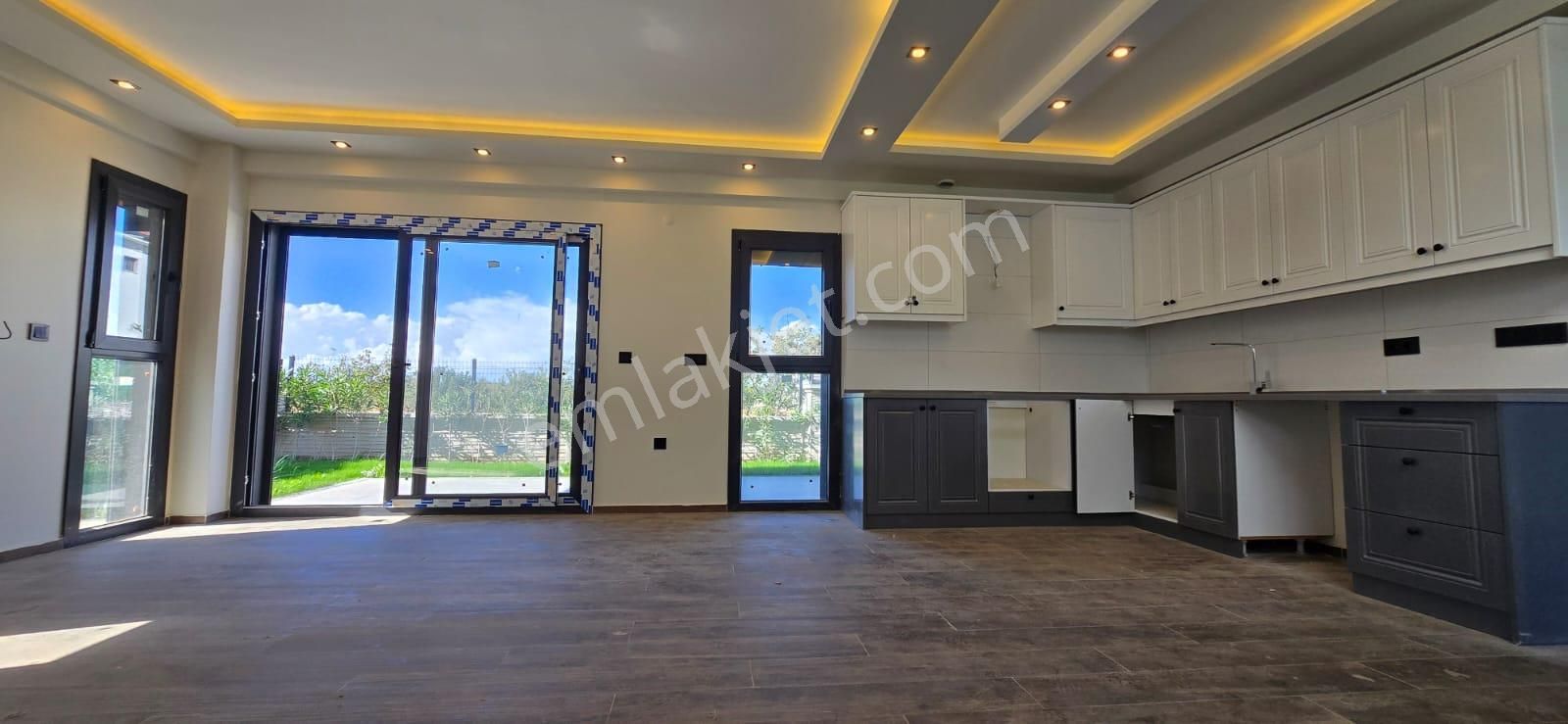 Kuşadası Davutlarda Sıfır Tek Müstakil Havuzlu Sitede 3+1 - Görsel 12