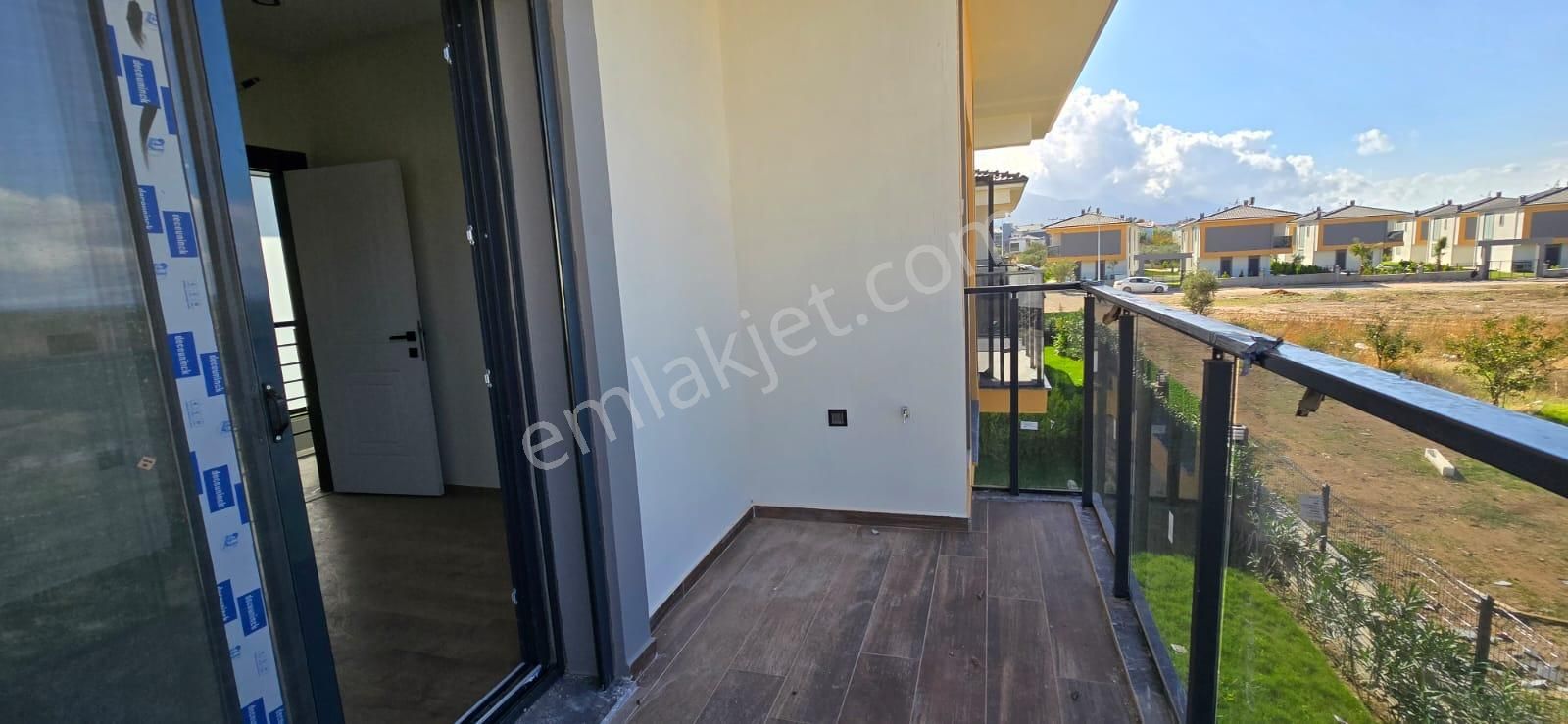 Kuşadası Davutlarda Sıfır Tek Müstakil Havuzlu Sitede 3+1 - Görsel 19