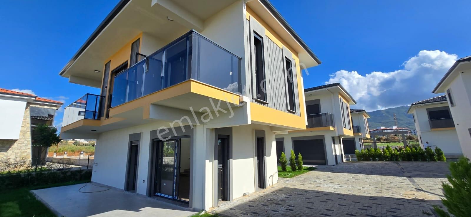 Kuşadası Davutlarda Sıfır Tek Müstakil Havuzlu Sitede 3+1 - Görsel 9