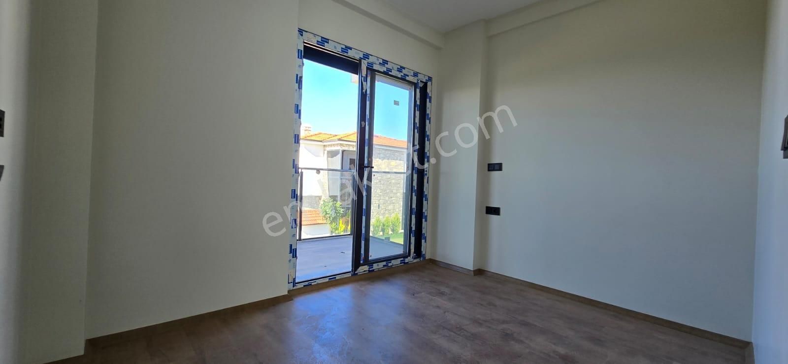 Kuşadası Davutlarda Sıfır Tek Müstakil Havuzlu Sitede 3+1 - Görsel 22