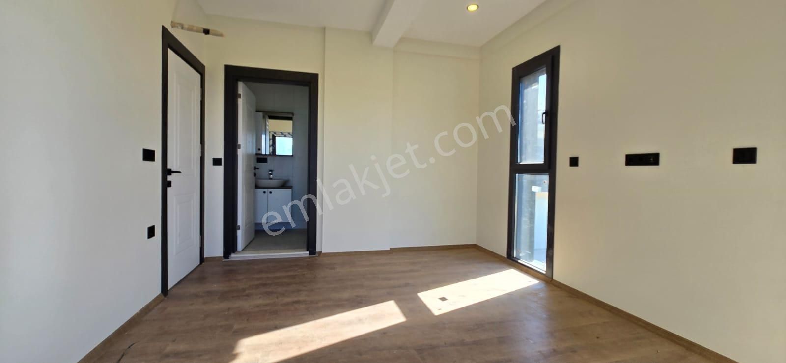 Kuşadası Davutlarda Sıfır Tek Müstakil Havuzlu Sitede 3+1 - Görsel 27