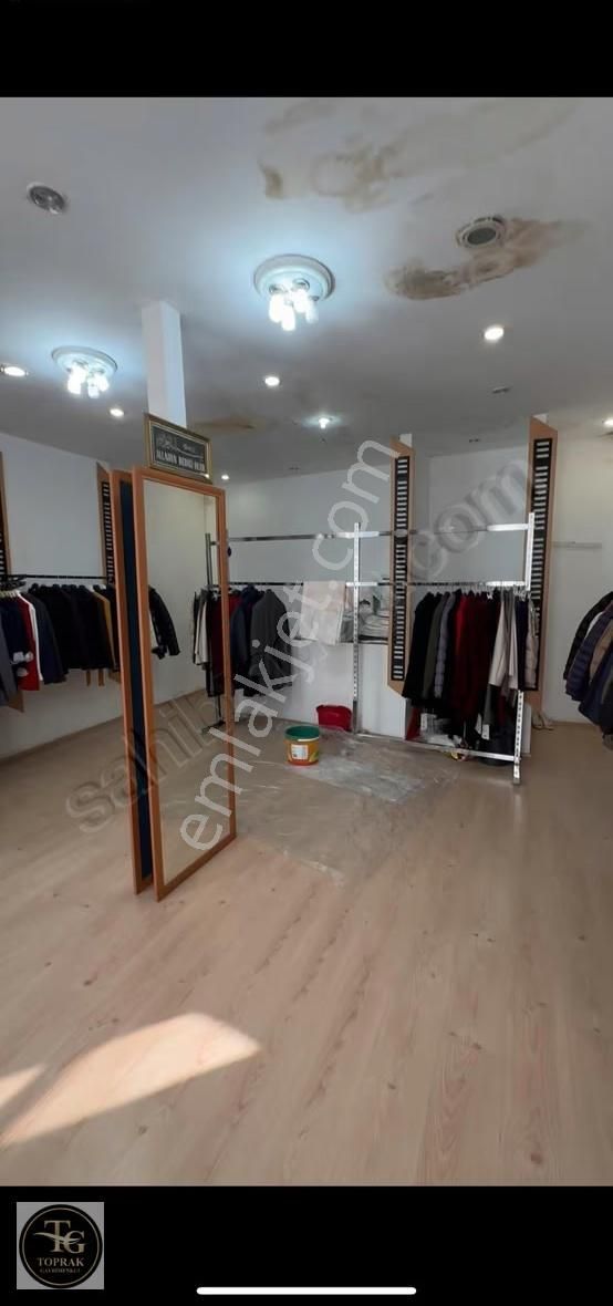 Karakaş Mahallesi Cumhuriyet Caddesinde Satılık 165 M2 Dükkan - Görsel 3