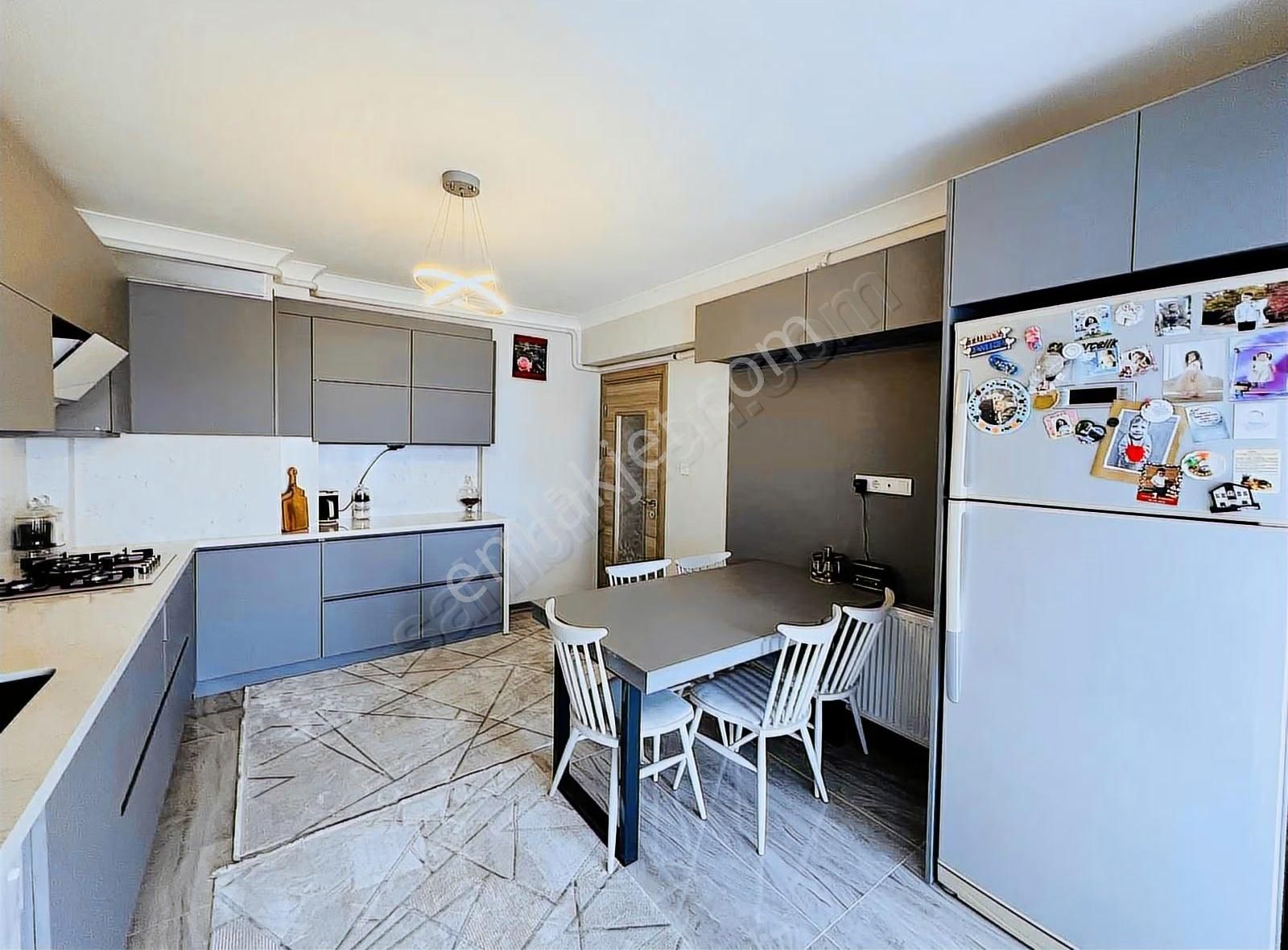 4+1 Kapalı Otoparklı Özel Yapım Site İçerisinde Daire - Görsel 18