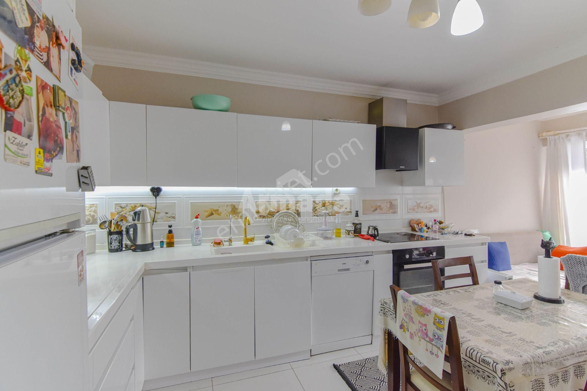 Kuşadası Şehir Merkezi'nde Satılık 3+2 Villa - Görsel 25