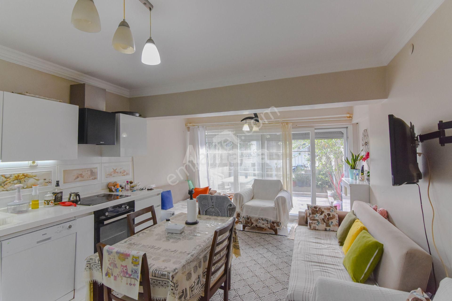 Kuşadası Şehir Merkezi'nde Satılık 3+2 Villa - Görsel 27