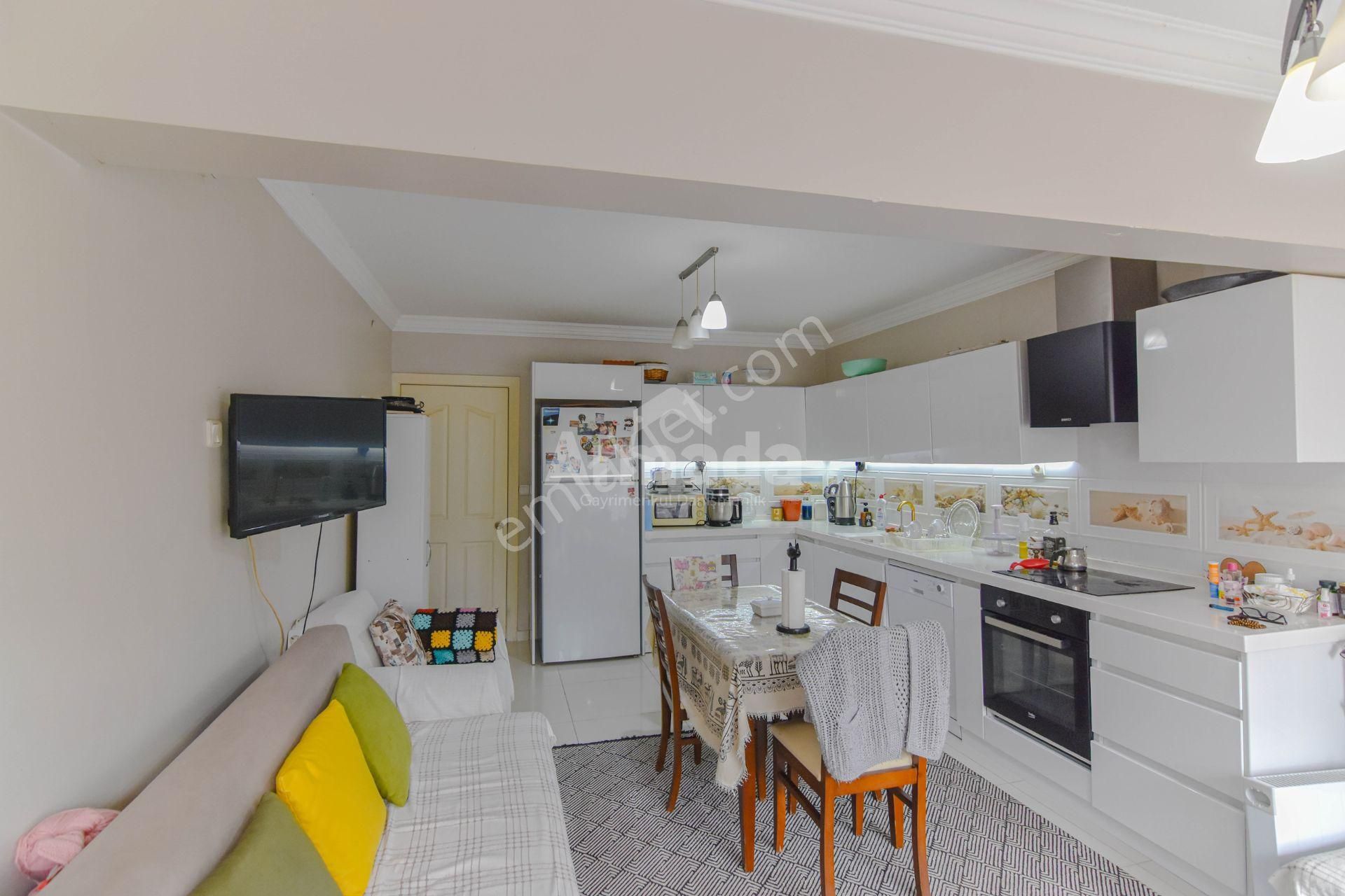 Kuşadası Şehir Merkezi'nde Satılık 3+2 Villa - Görsel 21