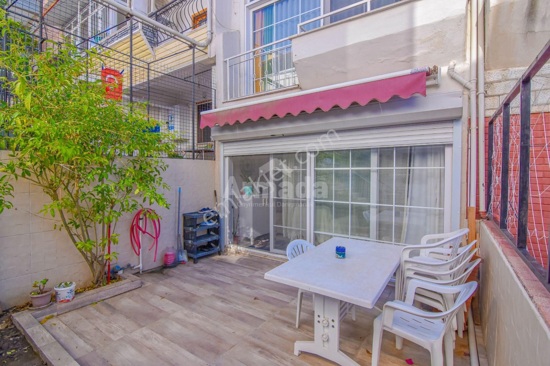 Kuşadası Şehir Merkezi'nde Satılık 3+2 Villa - Görsel 28