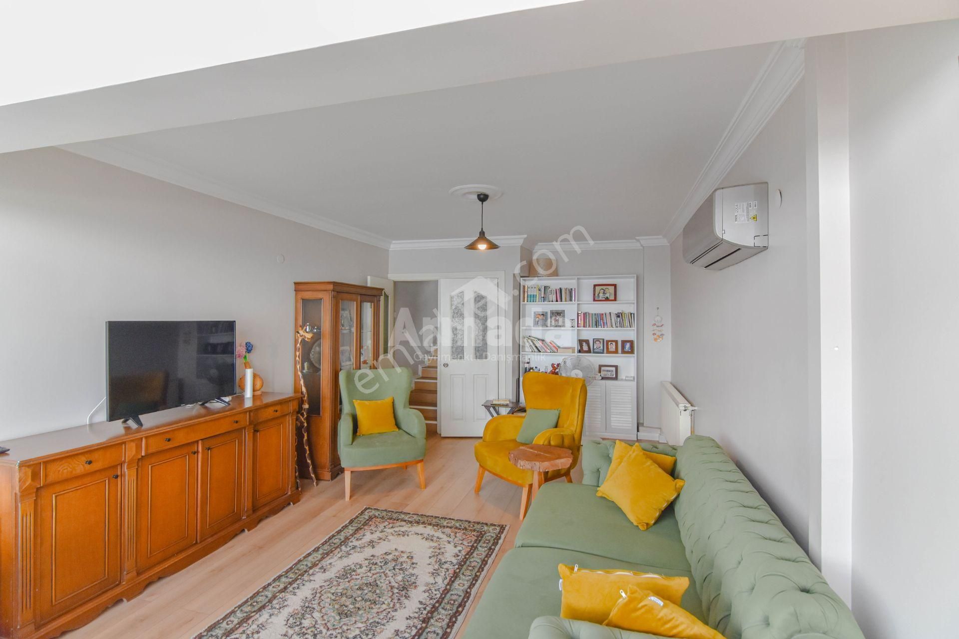 Kuşadası Şehir Merkezi'nde Satılık 3+2 Villa - Görsel 5