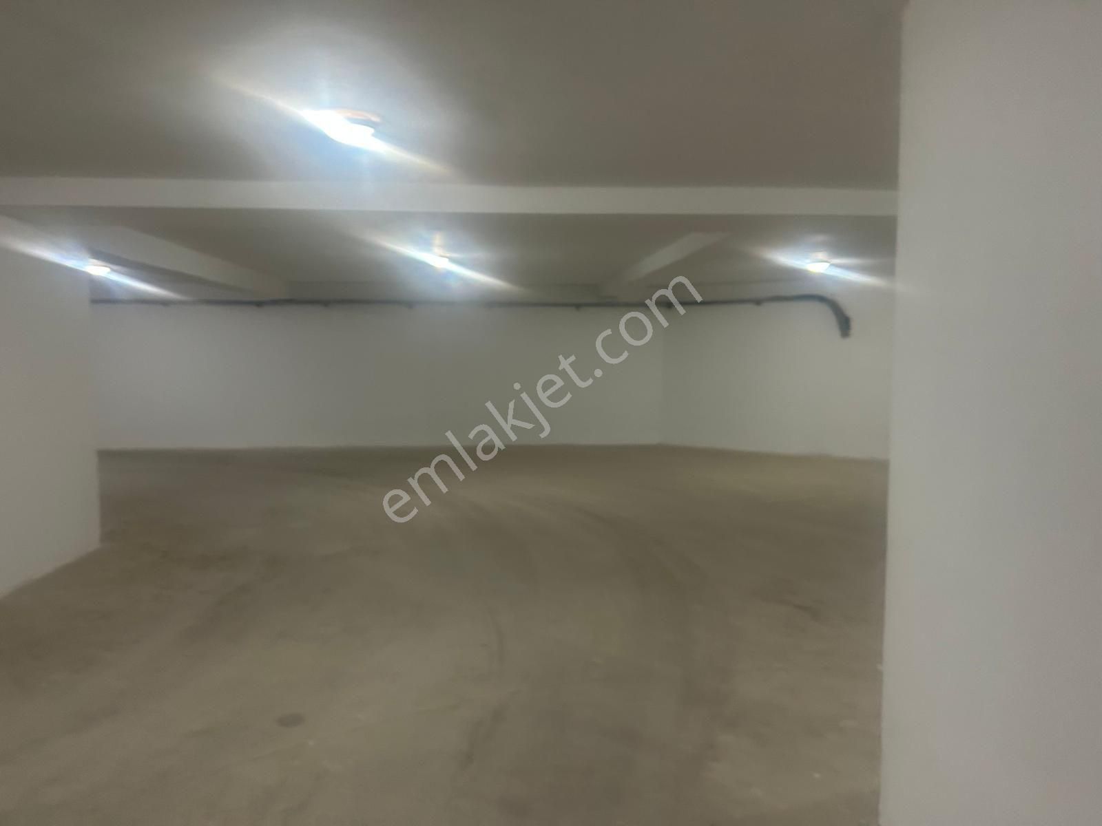 Lefkoşa Bakanlıklar Bölgesi Kiralık Yeni 220 M2 Ve 148 M2 Den Ticariizinli Ofisler. - Görsel 24