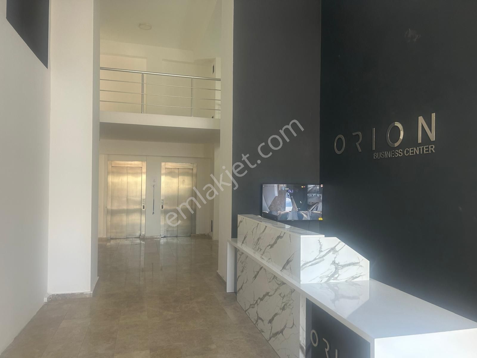 Lefkoşa Bakanlıklar Bölgesi Kiralık Yeni 220 M2 Ve 148 M2 Den Ticariizinli Ofisler. - Görsel 5