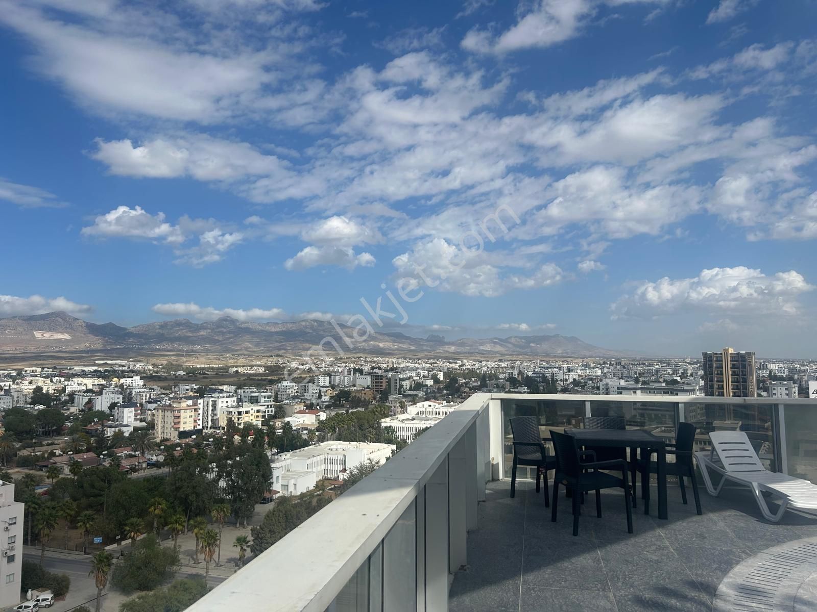 Lefkoşa Bakanlıklar Bölgesi Kiralık Yeni 220 M2 Ve 148 M2 Den Ticariizinli Ofisler. - Görsel 25