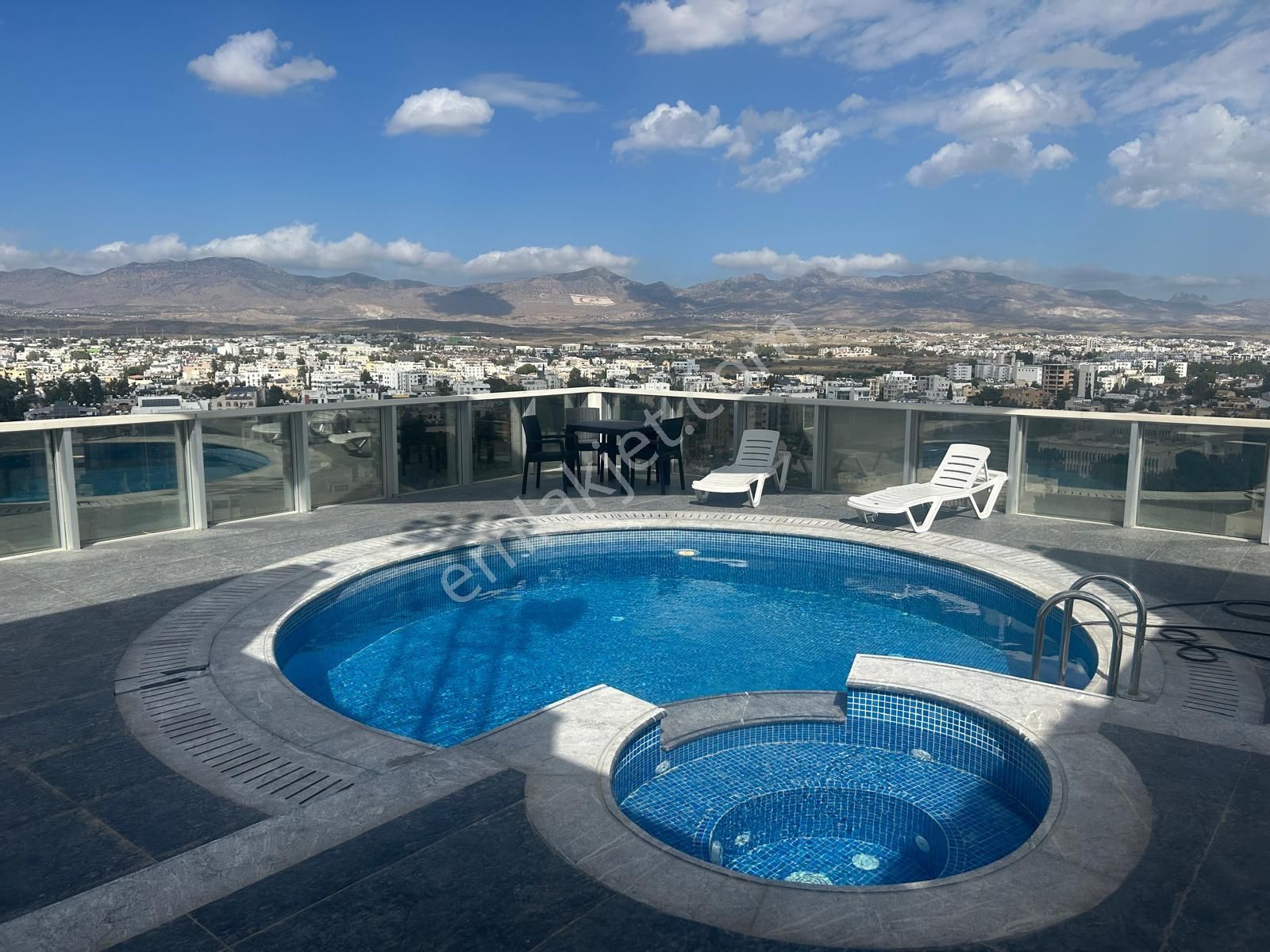 Lefkoşa Bakanlıklar Bölgesi Kiralık Yeni 220 M2 Ve 148 M2 Den Ticariizinli Ofisler. - Görsel 26