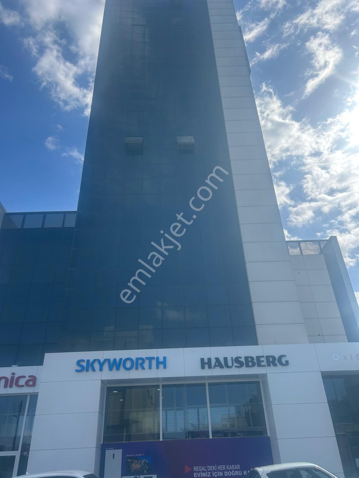 Lefkoşa Bakanlıklar Bölgesi Kiralık Yeni 220 M2 Ve 148 M2 Den Ticariizinli Ofisler. - Görsel 3