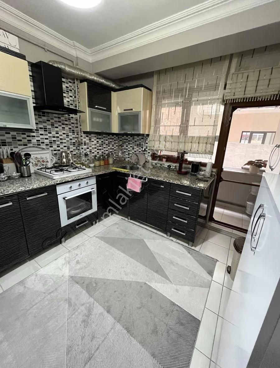 Bayrampaşa Merkezde Ebeveyn Banyolu Yüksek Giriş Daire - Görsel 2